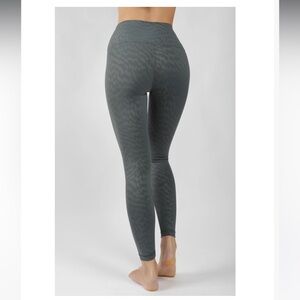 90 Degrees by Reflex Wild Zebra High-waist 7/8 Leggings